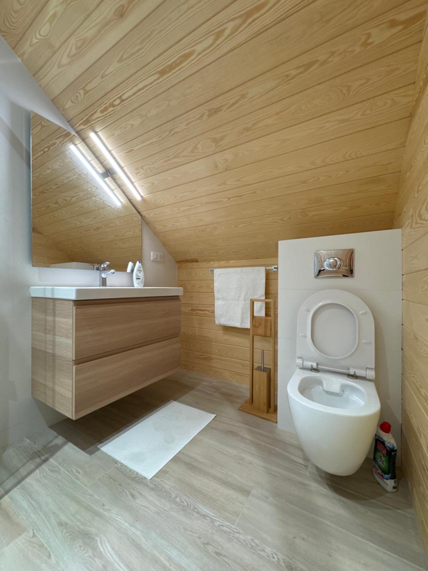 Dolina Sanu Hotel Krzeszow  Екстериор снимка